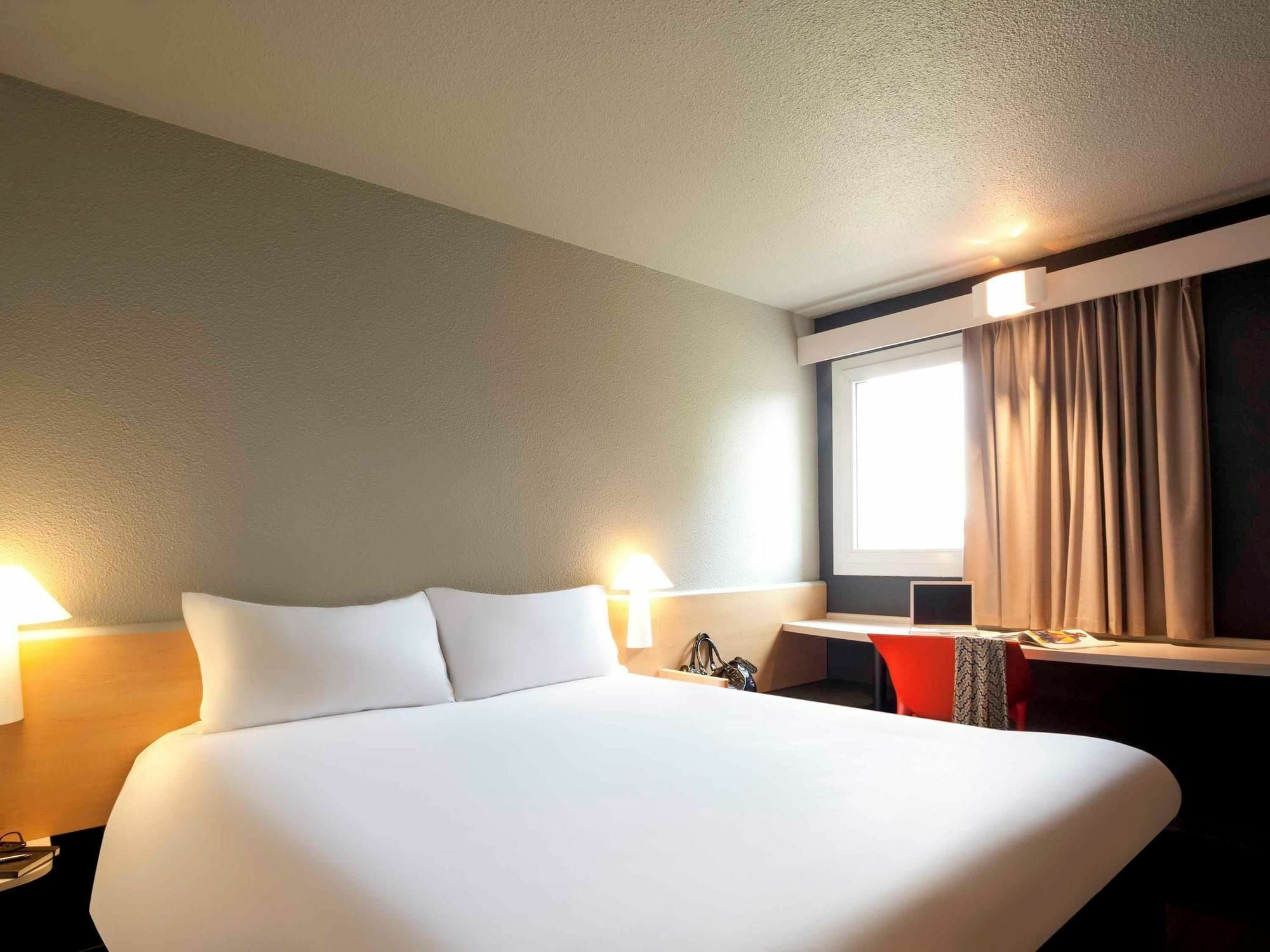 Ibis Pau Lescar Hotel Eksteriør billede